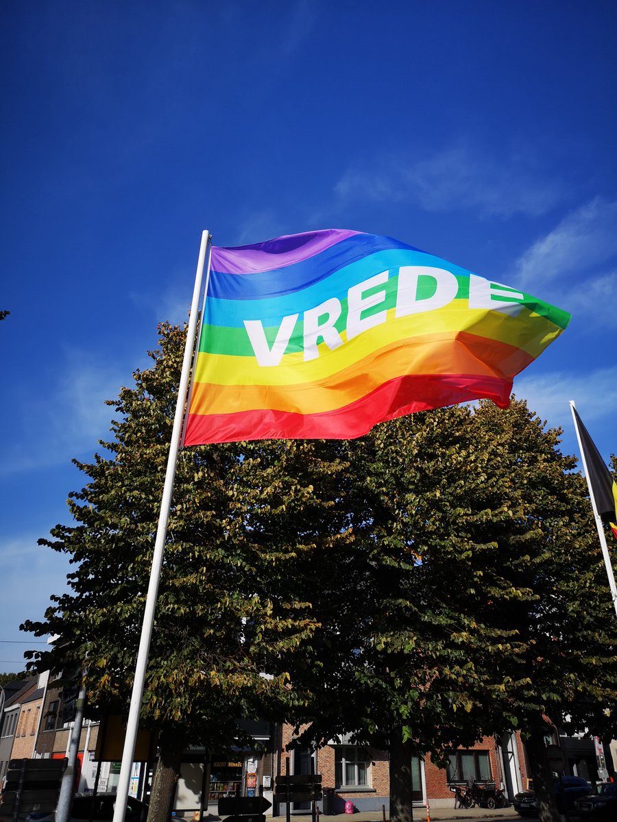 De Verenigde Naties hebben 21 september uitgeroepen tot #InternationaleDagvandeVrede. Op die dag vragen ze aandacht om de idealen van de vrede te promoten. Door vandaag de #Vredesvlag uit te hangen, ondersteunt ook Berlaar deze actie.