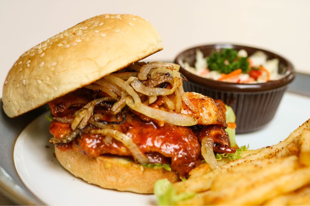 Menu terbaru kami, BBQ Chicken Strip Steak!Hanya ada di Papa Ron's Pizza Cafe😉
.
.
#burger #igdrink #foodtraveler #foodgasm #foodisgood #foodgram #jakarta #jktfoodbang #jktfood #insta #foodporn #foodislife