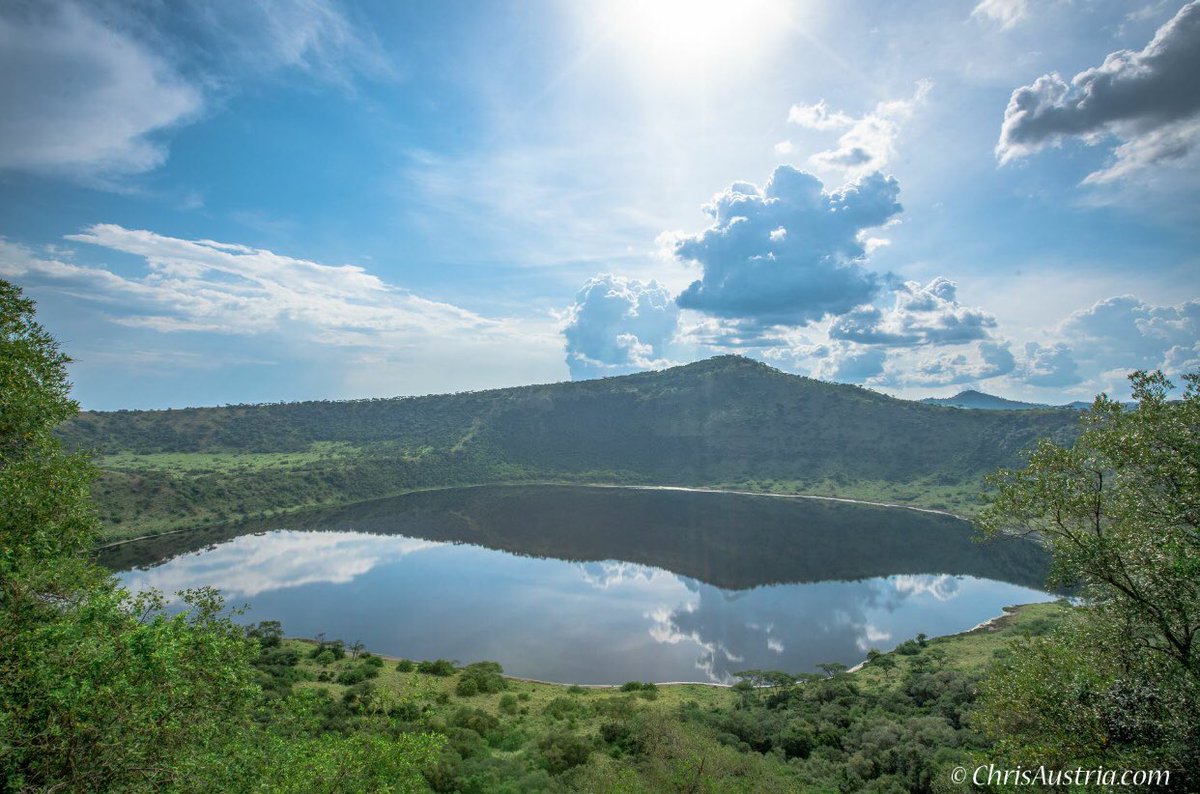 chrisaustria's tweet photo. The #CraterLakes here at #QueenElizabethNationalPark are gorgeous #Uganda 🇺🇬 nsi nunji nyo. #photography #landscapephotography #nature https://t.co/FLaSN2j5ZZ