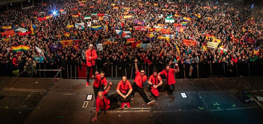 [Entrevistas]

Charlamos con <a href="/Nega_Maiz/">NEGA 🔻 🇵🇸</a> de <a href="/RiotPropaganda_/">Riot Propaganda</a> antes de finiquitar su actividad musical con actuaciones en #Valencia, #Barcelona (Coxeres de Sants) y #Madrid.

➡️ musicazul.com/entrevistas-ri…

#RiotPropaganda #Entrevistas