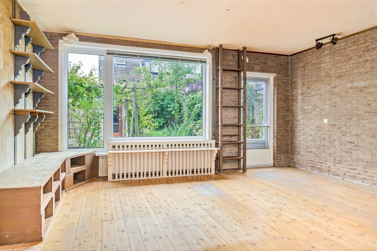 ERA_Ritter's tweet photo. #huistekoop Pauwenkamp 263 in #Maarssen! In de populaire wijk Pauwenkamp in Maarssen-Broek ligt deze ruime, naar  eigen smaak te moderniseren, eengezinshoekwoning voor de handige klusser. 
https://t.co/62VkHei0Nc https://t.co/qmOvZi0nVj