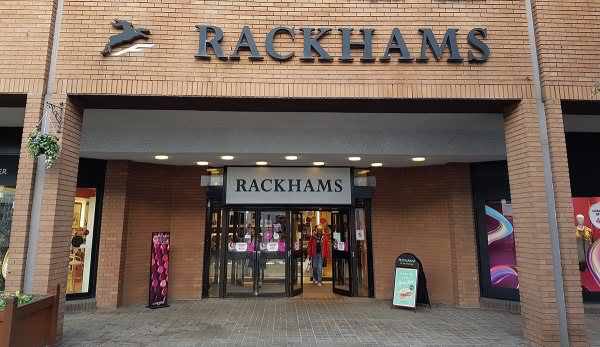 🐝Altrincham MATTERS ❤️ “HAPPY TO CHAT” Bench 💙 tweet media