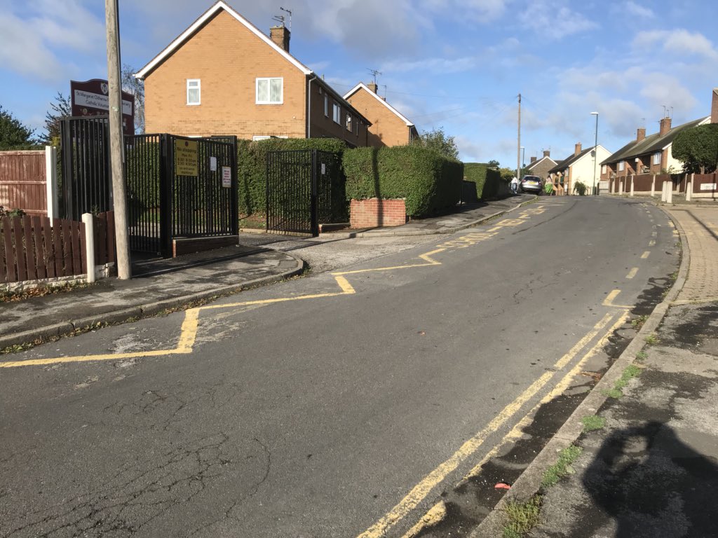 steveodonnell10's tweet photo. Exactly what we want to see, School zig zags clear and children getting to school safely. #CERT #JOBDONE #SAFE https://t.co/5k6dv5snle