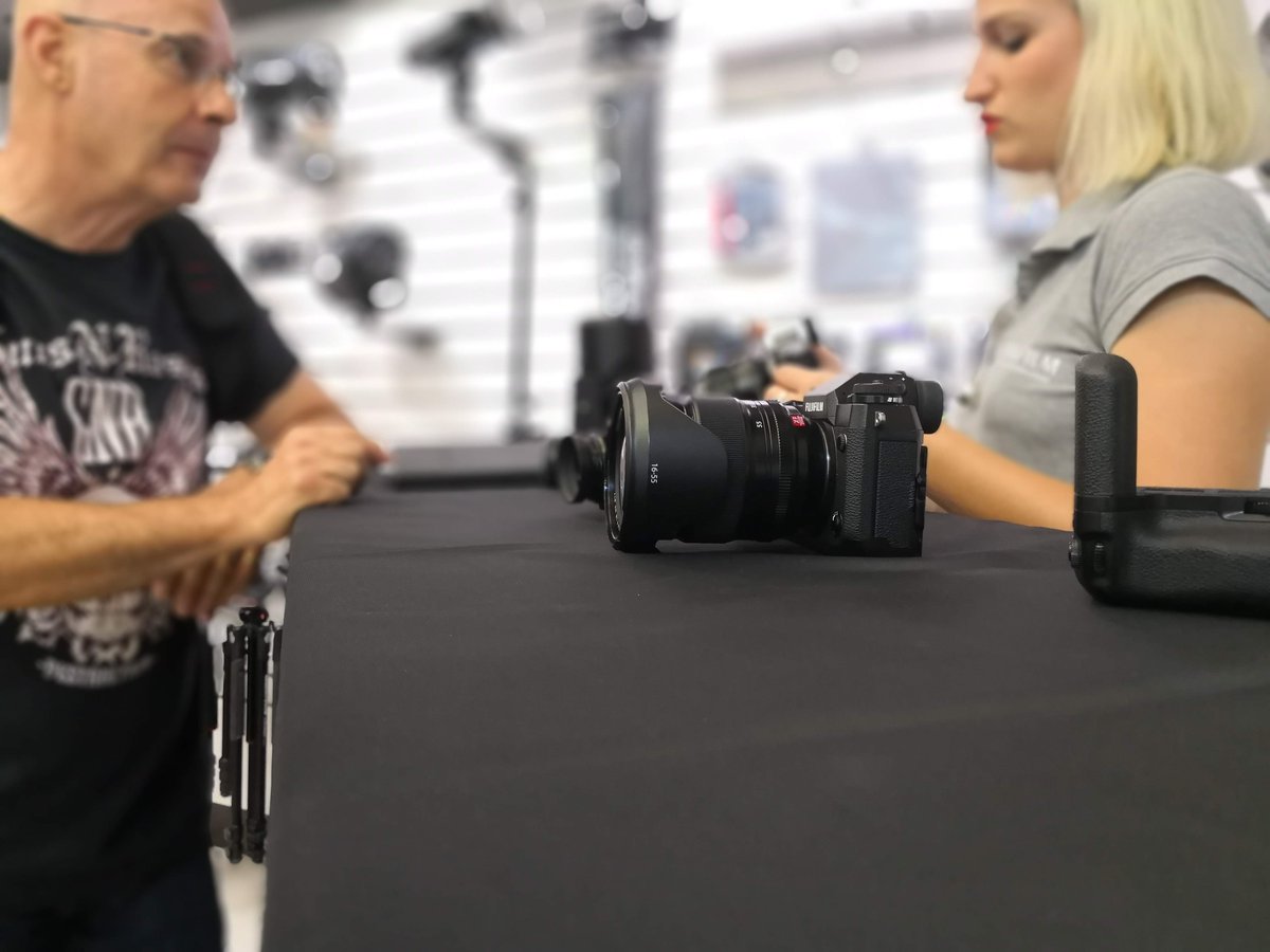 ImagesPhoto_MTP's tweet photo. L'Experte Fujifilm France est à votre écoute en magasin de 10h00 à 12h30 et de 14h00 à 17h30 pour vous faire découvrir le nouveau FUJIFILM X-T3 et une sélection d'objectifs XF + Remise exclusive de 10% sur les objectifs Fuji (hors optiques XC)
#photo #montpellier @fujifilmfrance https://t.co/GrIYT7VJJb
