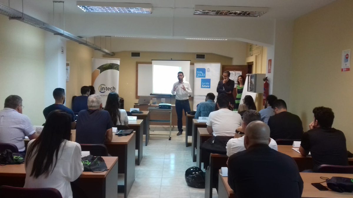 marisolalcala's tweet image. Ayer inauguramos la tercera edición del Master en Business Intelligence y Big Data Tenerife. Bienvenidos a EOI @EOI @INTECHTENERIFE #MBIGDATA