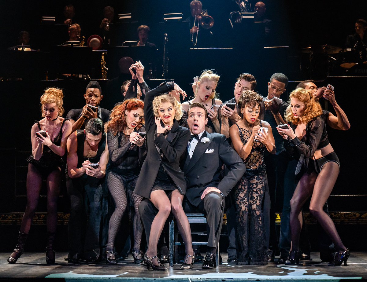 ChicagoInNZ's tweet photo. "A bombastic Broadway blockbuster, with an onslaught of memorable ballads that are only matched by the frenetic &amp; fabulous routines". Read more from @NZHerald review &amp; catch #ChicagoInNZ before our final Wellington show Sunday: https://t.co/NiJUG4D4eR 💋🗝 https://t.co/oa3qZUoNFJ