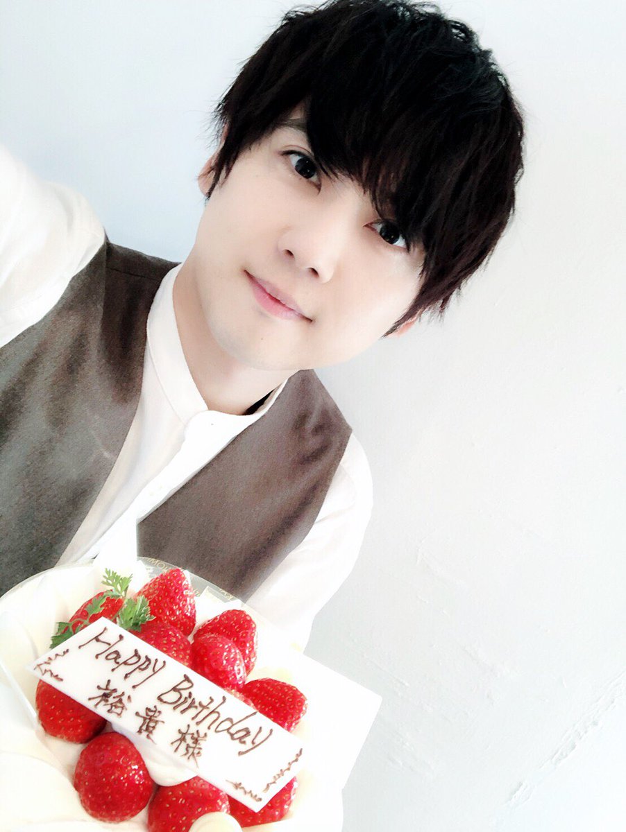 梶裕貴 Yuki Kaji 梶 裏表紙を担当させていただいた Tvガイドperson特別編集 Cinema Stars Vol 2 本日発売です 劇場作品を中心に色々とお話させていただきました 写真は 撮影日が誕生日当日ということで ご用意いただいたケーキ ありがとう 梶裕貴 Yuki Kaji 梶 裏表紙を担当させていただいた Tvガイドperson特別編集 Cinema Stars Vol 2 本日発売です 劇場作品を中心に色々とお話させていただきました 写真は 撮影日が誕生日当日ということで ご用意いただいたケーキ ありがとう