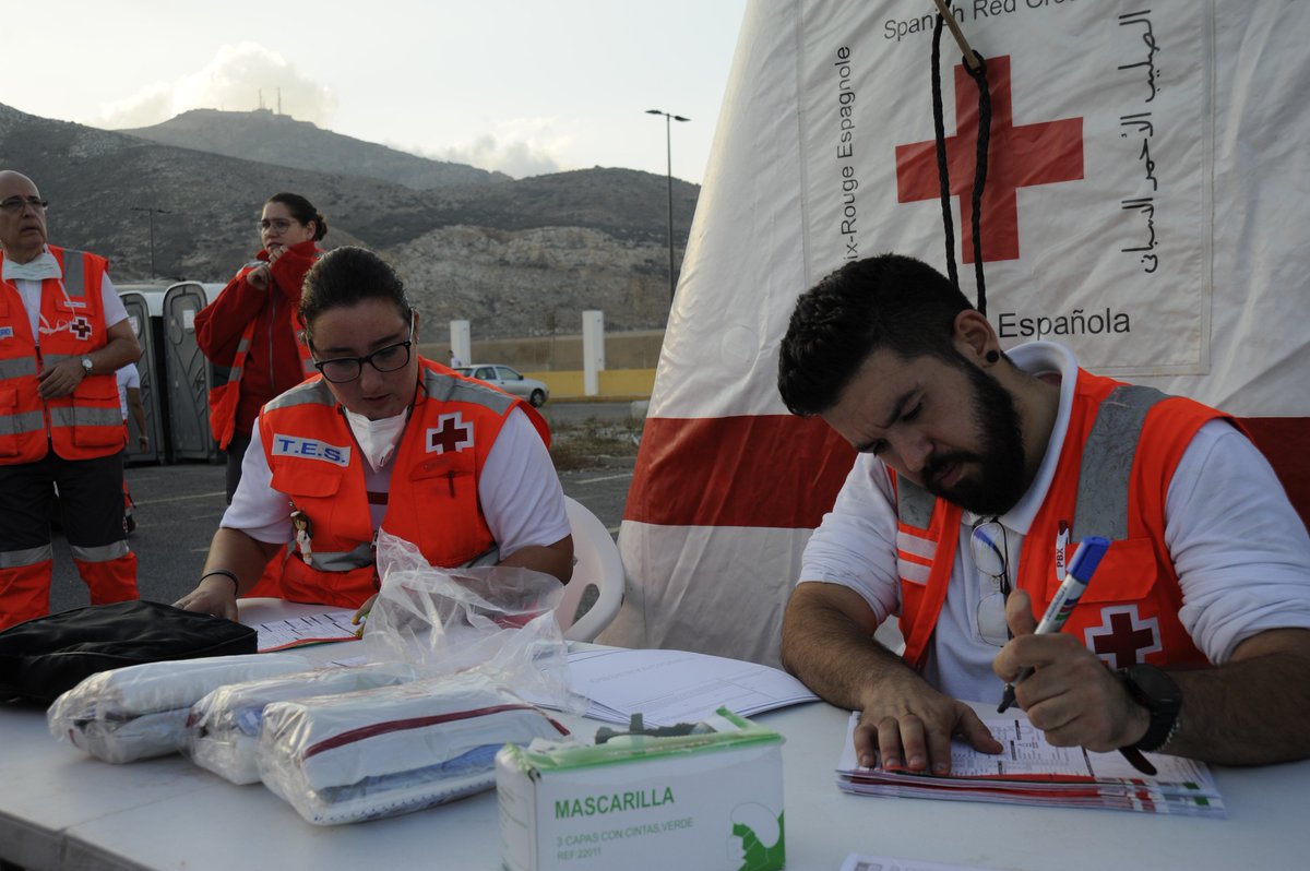 CruzRojaRMurcia's tweet photo. Un inmenso GRACIAS!!!! a los equipos de @CRE_Emergencias que han atendido a 183 personas procedentes de #pateras en los municipios de #Cartagena #Águilas y #Mazarrón en las últimas 48 horas #SalvamentoMarítimo #ProtegerHumanidad https://t.co/QCafu2Bqad