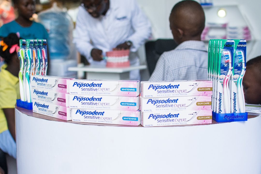 Pepsodent_ghana's tweet image. As you continue to learn, get others informed as well. Pepsodent Sensitive Expert is the solution for sending tooth sensitivity packing once and for all. #PepSensitiveRepairs