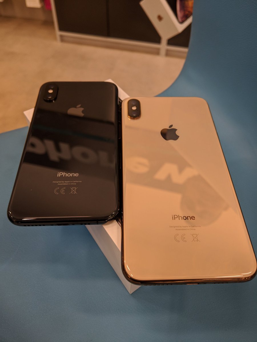 Ray 💥 on Twitter: "The iPhone XS & XS Max. Space grey and ...