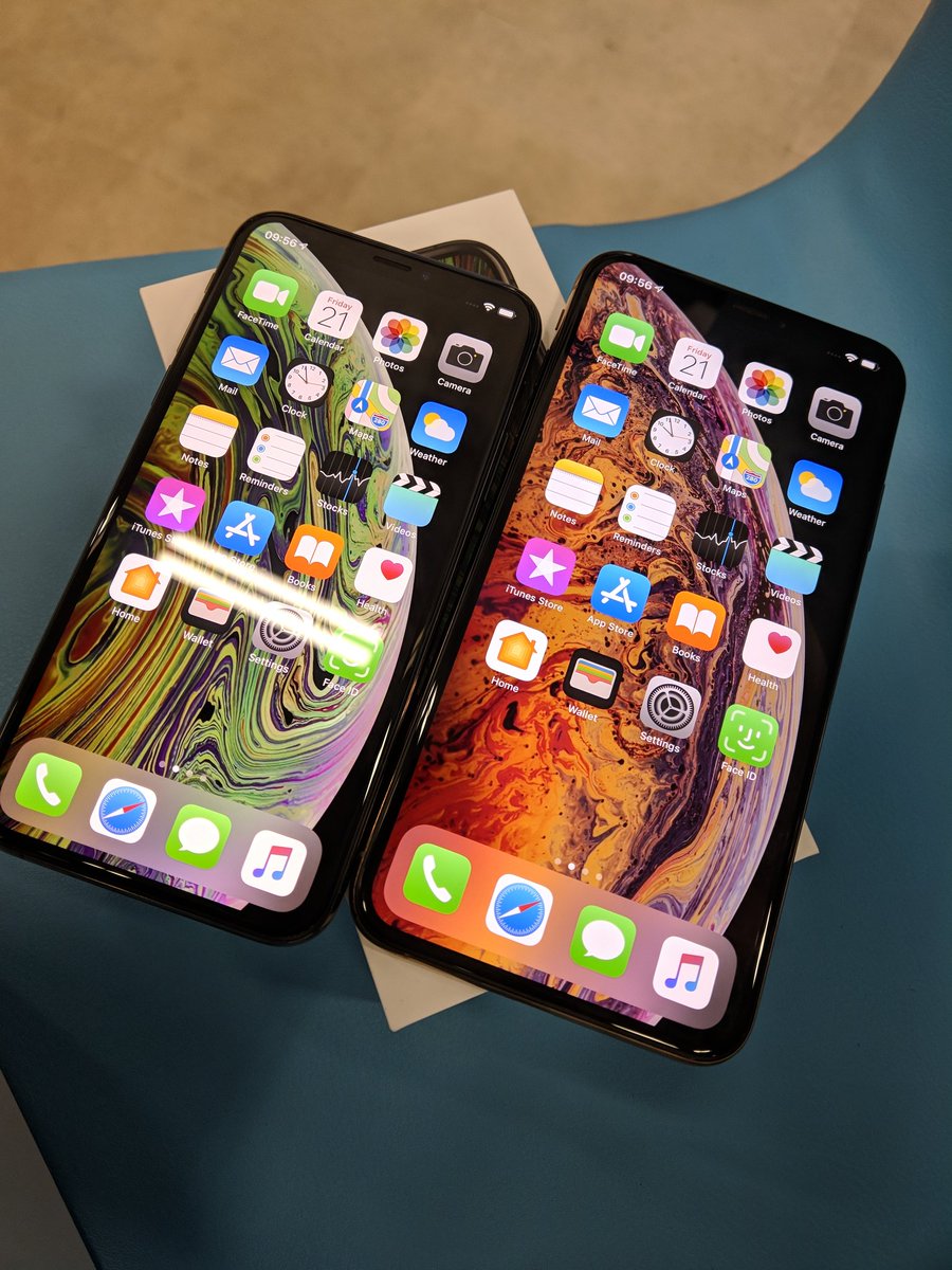 Ray 💥 on Twitter: "The iPhone XS & XS Max. Space grey and Gold. #Apple