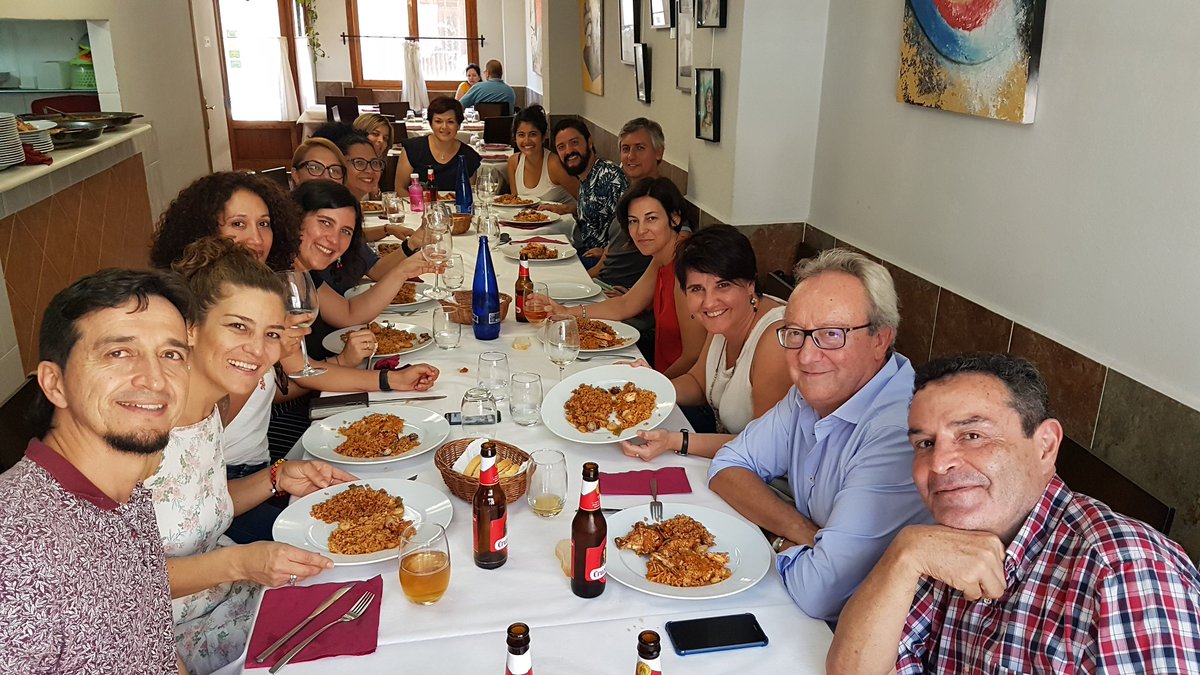 SandraBoni4's tweet photo. Asi despedimos el primer encuentro de la Red #Multibien excelente manera de mejorar nuestro #BIENESTAR subjetivo y objetivo @Tosgriju @Milanes_guisado @ObservatorioSHM @Ingenio_CsicUpv @CMonge_CR @FDescubre @dvelasco82 https://t.co/8doPsO4X2R