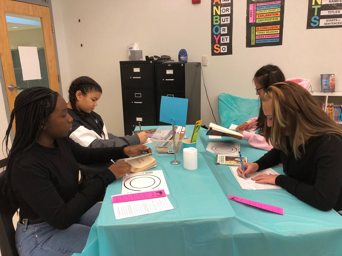 LHill_MPMS's tweet photo. More Book Tasting pics from 2nd Block! #MPMSsponge https://t.co/leXZSBRMwb