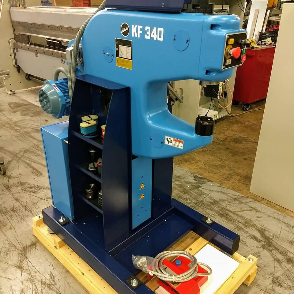 roper_whitney's tweet image. Just in from Switzerland we received our brand new #Eckold KF340 #Kraftformer! Spending the next couple of weeks playing around with it before bringing it to the #Metalcon show, then back to our showroom. Come out to #RockfordIL to demo of all the Eckold machines #metalforming