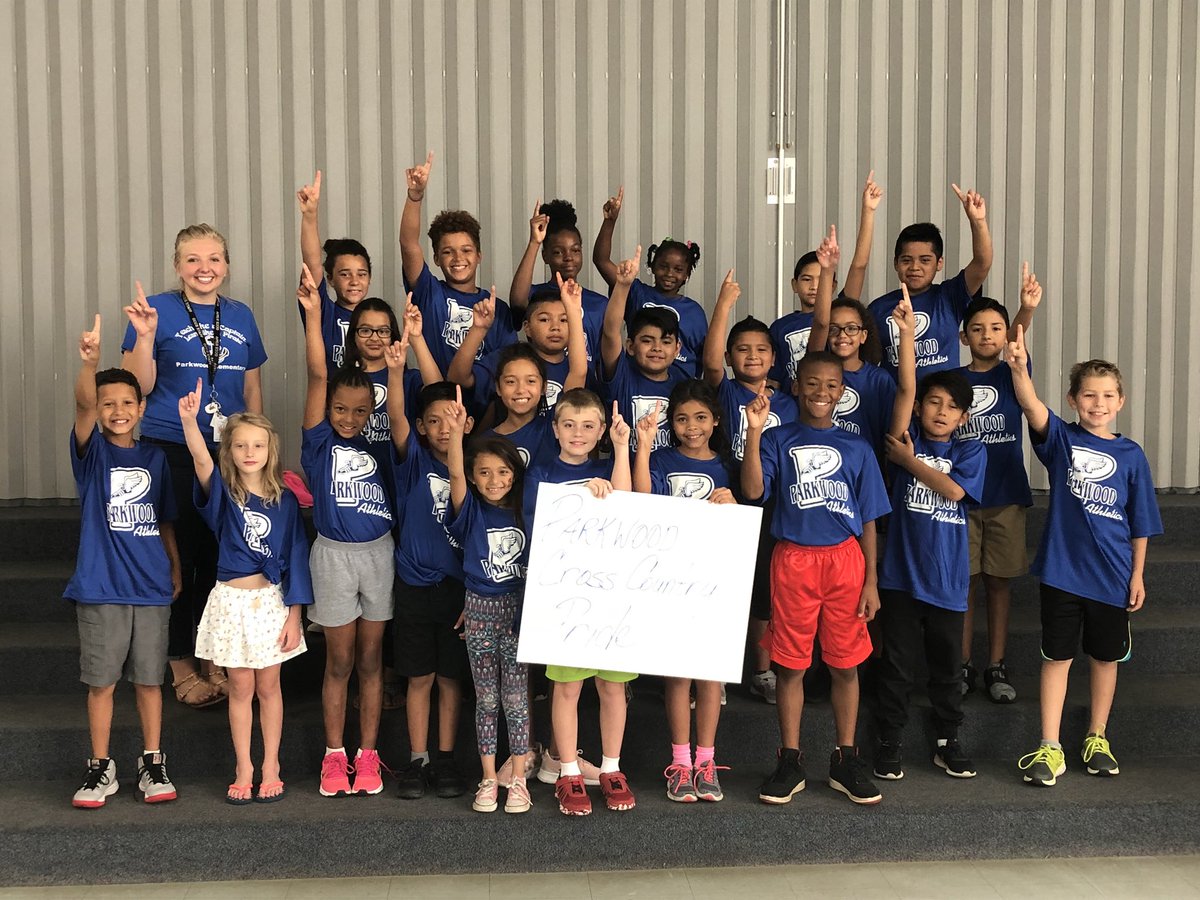 BrandonJW3's tweet image. Proud of our cross country team!  #ParkwoodPRIDE #WeAreGCCS #dadsasprincipals #BroughtHomeTheBanner