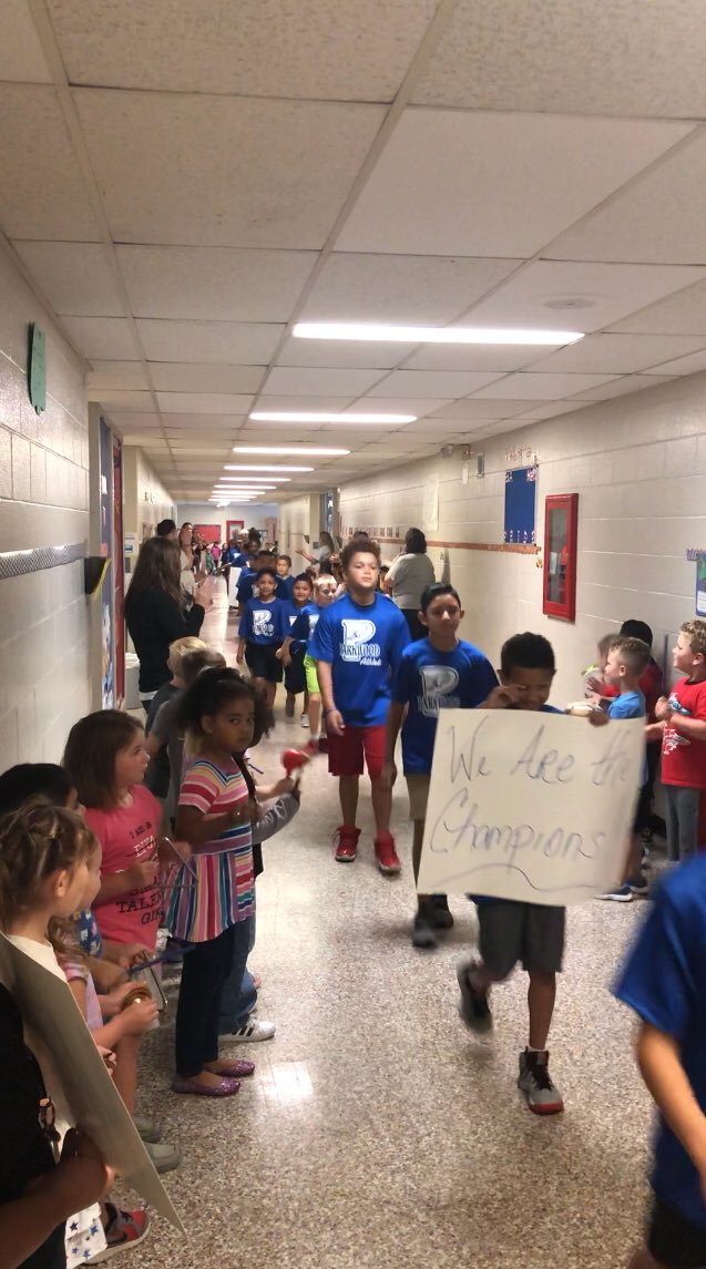 BrandonJW3's tweet image. Proud of our cross country team!  #ParkwoodPRIDE #WeAreGCCS #dadsasprincipals #BroughtHomeTheBanner