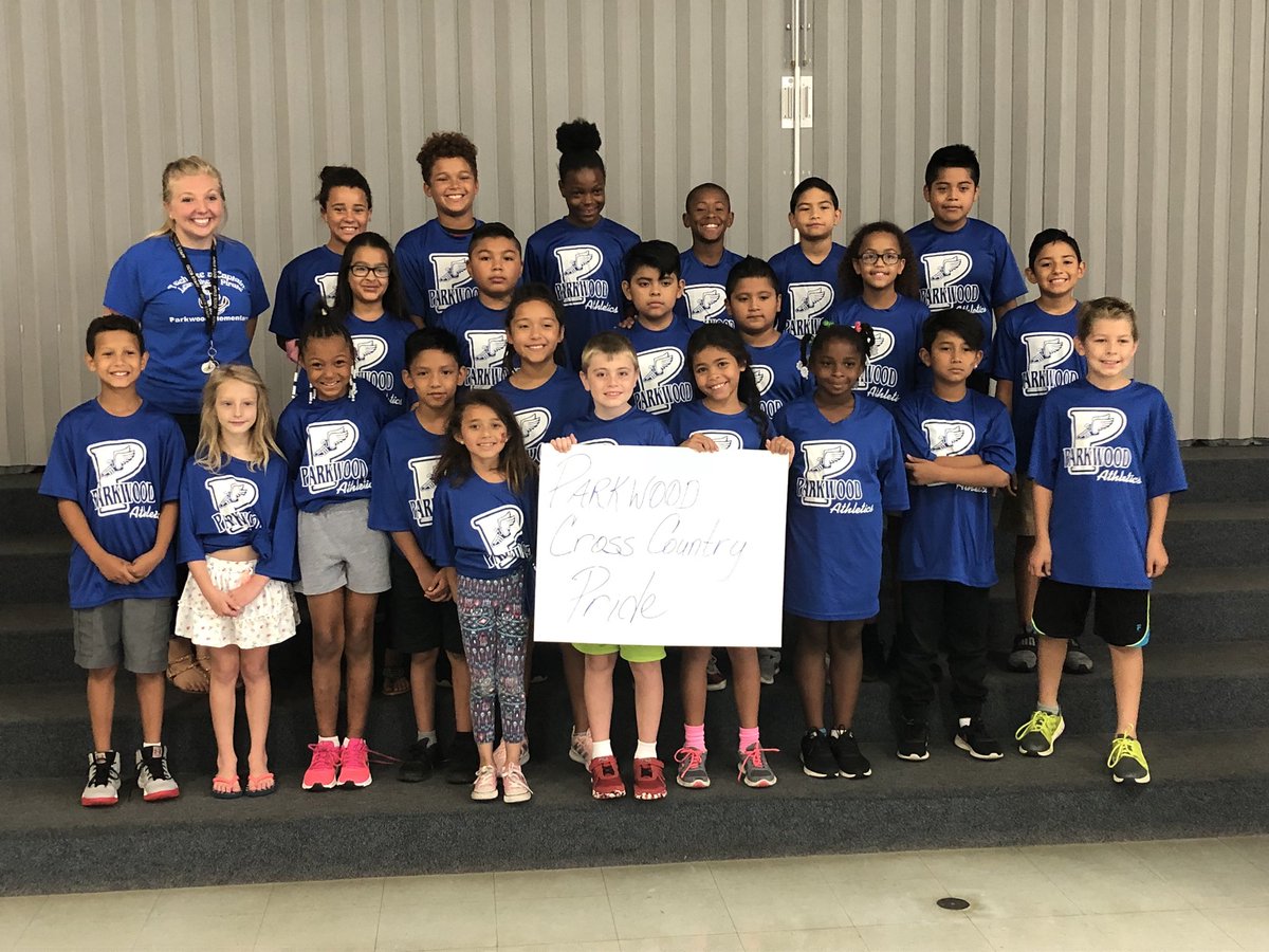 BrandonJW3's tweet image. Proud of our cross country team!  #ParkwoodPRIDE #WeAreGCCS #dadsasprincipals #BroughtHomeTheBanner
