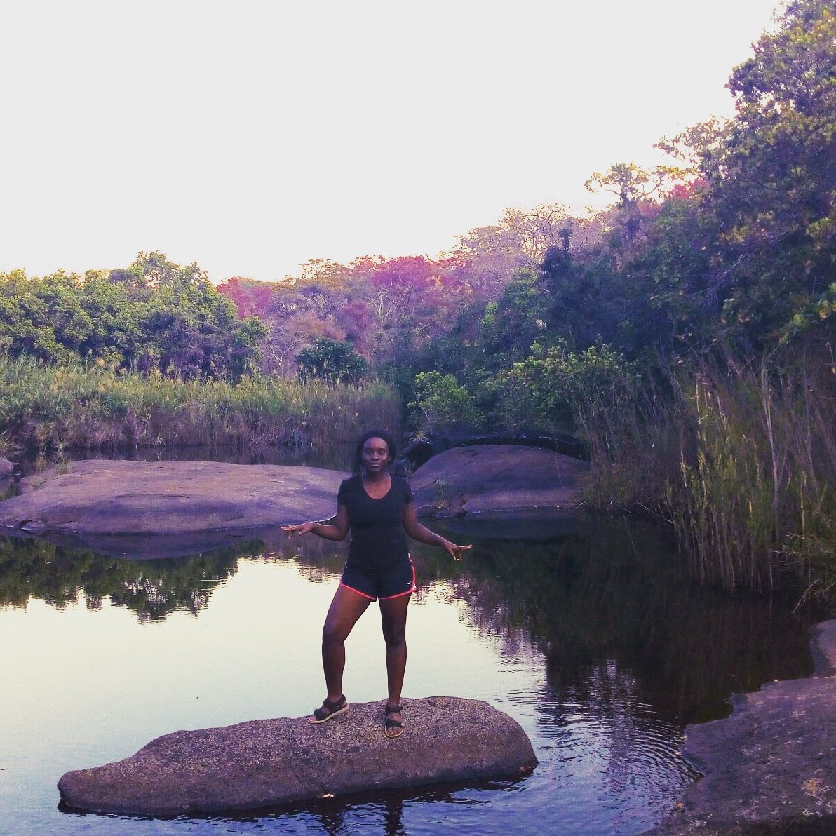 alattesunshine's tweet photo. No man is an island. But some girls are π π€ #singledroppingsoon #musicallyme #dancetoyourowntune #findyourfit https://t.co/VjBBGvIGtj