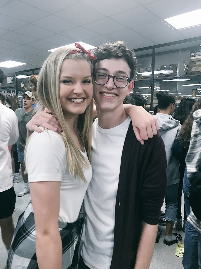 faithrogers01's tweet photo. last variety show was a bop and a half #oghoco18 https://t.co/fuAJ6QuOKA