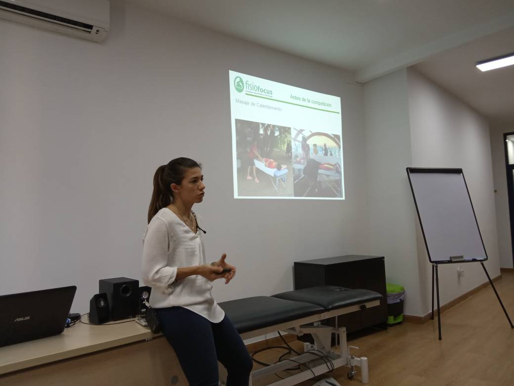 Abrimos la inauguración del Espacio Fisiofocus de Madrid con la ponencia de <a href="/elissabenito/">Eli Benito</a>: “Fisioterapia deportiva: La importancia del trabajo a pie de campo” #FisiofocusMadrid