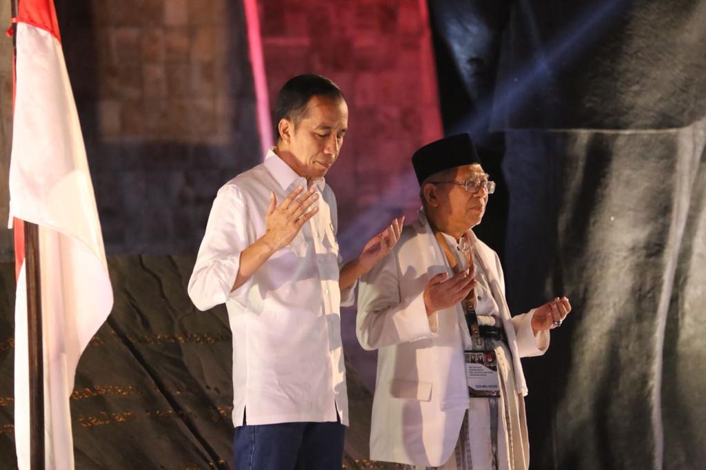Footballe's tweet photo. Presiden No urut 1 dan menjadi Satu-satunya yang ada dihati Rakyat Indonesia menuju #IndonesiaMaju #JokowiLagi #JokowiSatuKaliLagi https://t.co/hTj9k4ms5Y