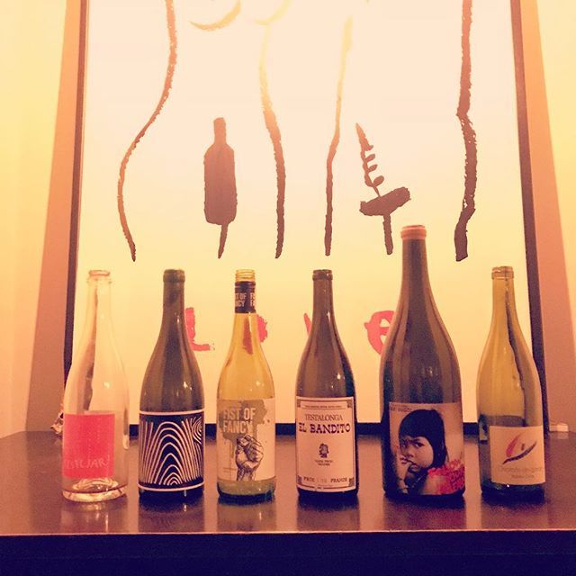 bunchwinebar's tweet photo. Big thank you to everyone who braved the rain and came down to our tasting last night. This was @larahendrickse29’s line up 😍 
Our next tasting will be on the 25th October and this time it’ll be @bobby_fishel’s turn 🥂 
Open from 5pm tonight 🍷 https://t.co/aS9sYNJTSa https://t.co/EZlIPRdPSb