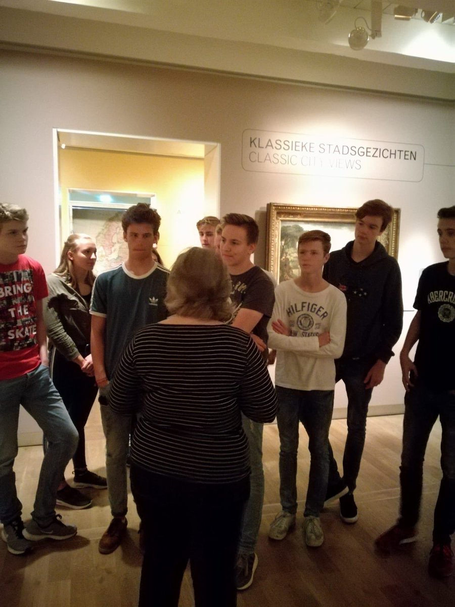 Gymnasiumdag 5e klas...
Classic beauties in de Hermitage en 's middags speuren naar Mercurius (god van de handel) in Amsterdam. Het was een leerzame en gezellige dag;) #gymnasium #amsterdam #hermitage #Mercurius