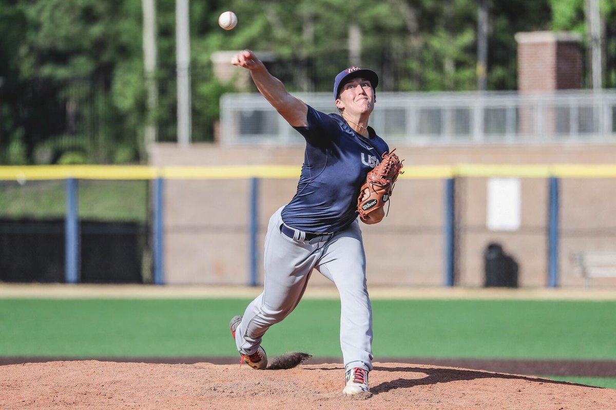 USABaseballWNT's tweet photo. .@StacyPiagno was 🔥 for #TeamUSA this summer. She led the team in IP with 15 and recorded a 2.40 ERA and 12 K's 💪🏽 

#SundaySpotlight │ #SundayStats https://t.co/nyENuYA3iz