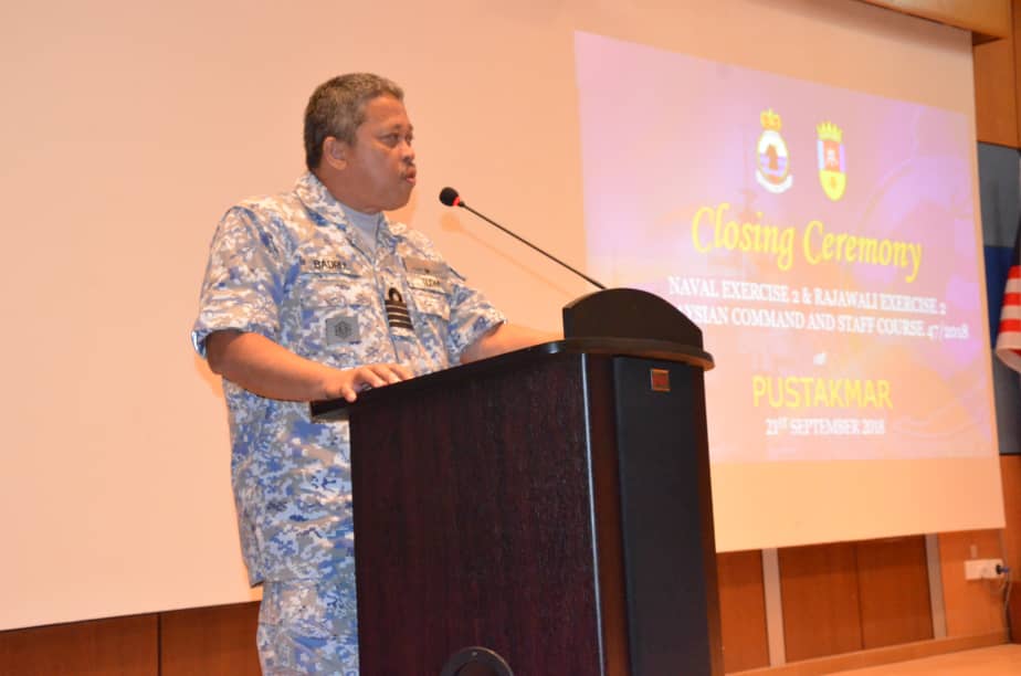 mmi403206's tweet image. 21.9.18. NAVEX 2 &amp;amp; EX RAJAWALI 2 Closing Ceremony officiated by Capt Badrul RMN, HMC @MAFSC_.  Ex conduct SUCCESSFUL. Navy and Air Force MCSC 47/18 CP gain knowledge and experience prep for next series Joint Exercise. VMT to @PUSTAKMAR &amp;amp; @kdsi_1 for hospitality. 

#LearnAndEnjoy