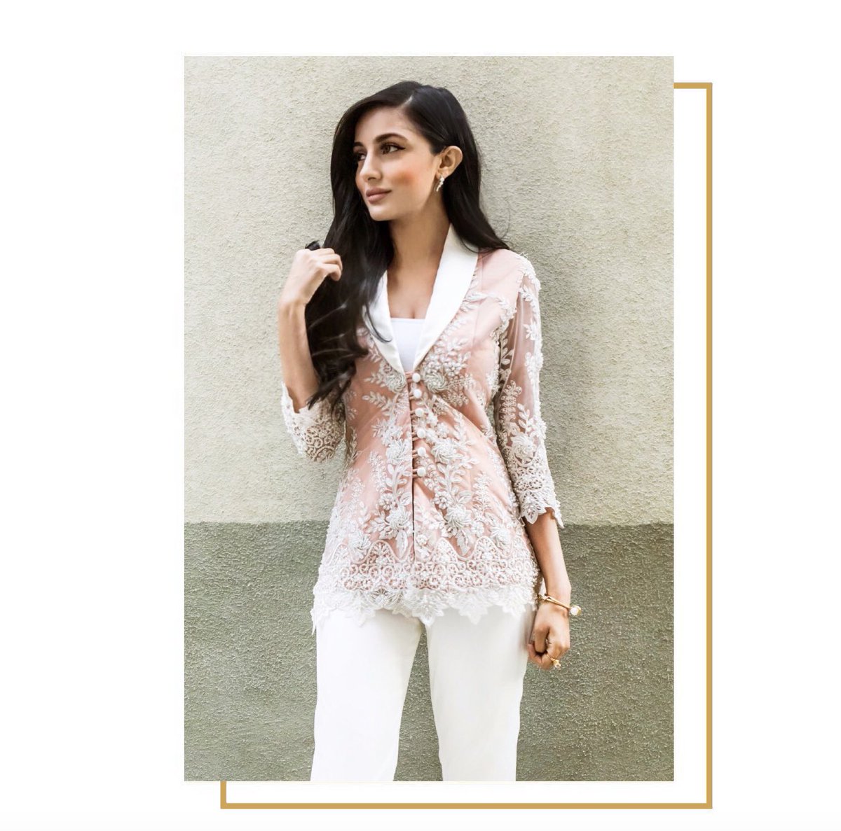 SamairaGhani's tweet photo. The Best Of Samaira Ghani! Number 1️⃣
.
.
.
#Fashion #London #Couture #Paris #StreetStyle #LFW #PFW #FashionWeek⁠ ⁠⁠ ⁠ #Fashionista #fashioneditor #Fashionable #AlderleyEdge #wilmslow #cheshire #manchester #newyork https://t.co/GuoqsftSKB