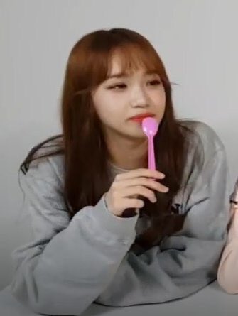 roooooois's tweet photo. 김채언씨 베라 너무 찰떡이네요 베라 숟가락 이렇게 잘어울릴수가 https://t.co/5dVAn5jOb3
