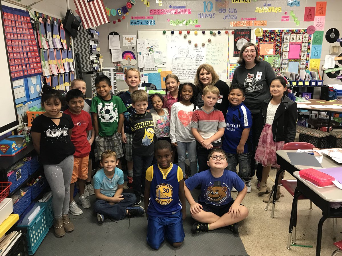 MrsHibdon's tweet photo. #readtosucceedday #readingintheschools is off to a great start in 202! We ❤️ listening to stories with our parents, @CounselorLacey , and Mrs. Sandy and Ms. Liz from @rclstn ! Thanks so much for spending your morning with us! https://t.co/5RQjgRaEzn