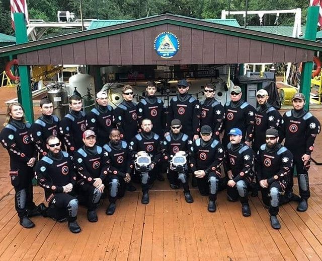 CDAtechnical's tweet photo. It is graduation day at CDA! Good luck to all of our grads on their next big adventure! #cdatech #grad18 #tradeschool #graduates #graduation #commericaldiver #official #deepwaterdiver #cdiver #kirbymorgan #offshorelife #newjobstartsmonday #ocala #florida⦠https://t.co/z3pIx5jwCe https://t.co/mg5TeXQv6w