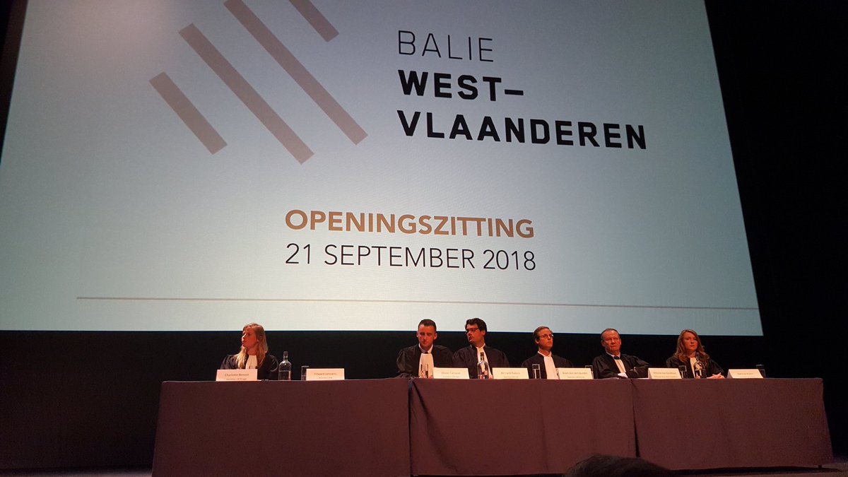 Openingszitting van de nieuwe Balie West-Vlaanderen in het Concertgebouw Brugge. De 1399 advocaten van de vroegere balies v Brugge, Kortrijk, Ieper en Veurne vormen nu samen 1 nieuwe Balie.