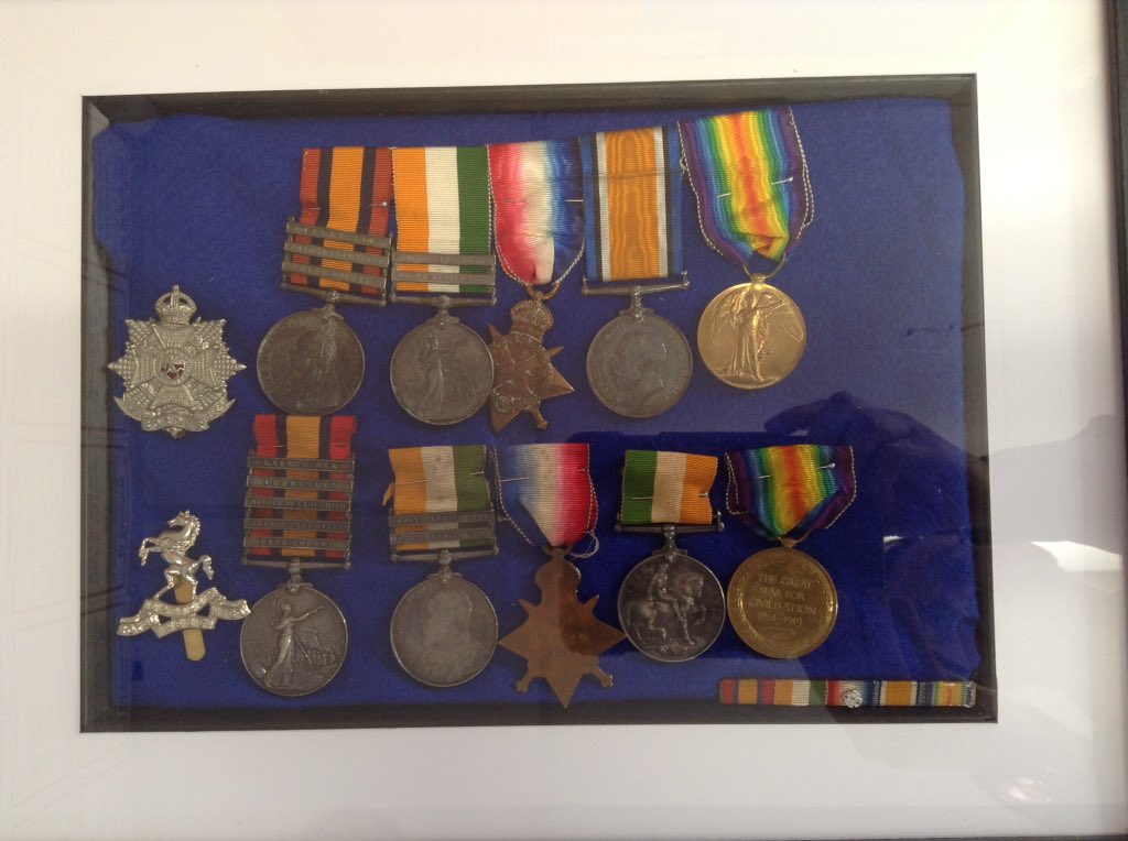 lps140club's tweet image. Thanks to Chloe's mum for letting us look at medals from World Wars One and Two #FallenFields @Cornerstonesedu