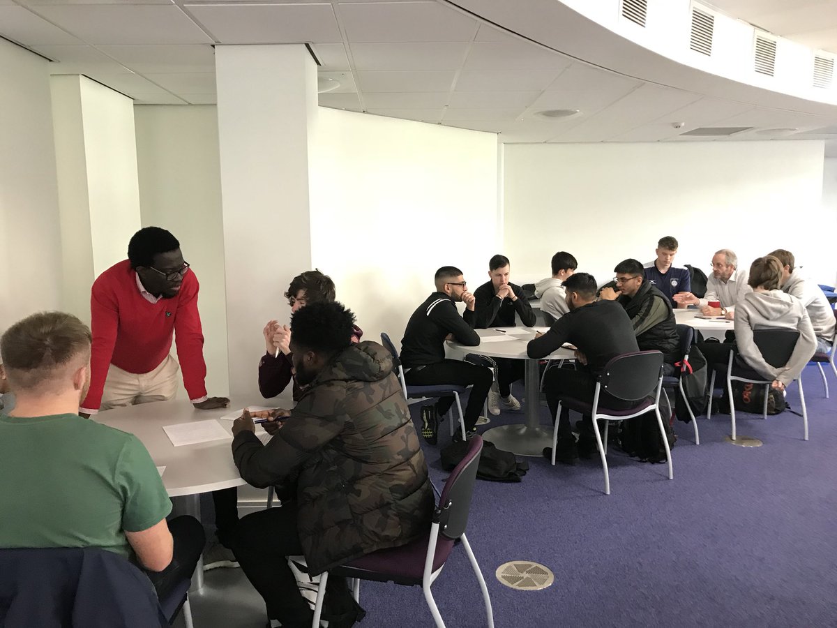 GihanTadreft's tweet photo. Busy morning with 1st year students @sobeebeckett sharing groups activities to know each other & their tutors on the last day of #inductionweek #newstudents #SOBEE #TeamBuilding @CIATYorkshire https://t.co/9ffnidDvWN