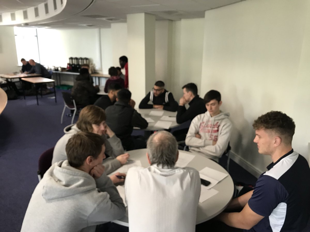 GihanTadreft's tweet photo. Busy morning with 1st year students @sobeebeckett sharing groups activities to know each other & their tutors on the last day of #inductionweek #newstudents #SOBEE #TeamBuilding @CIATYorkshire https://t.co/9ffnidDvWN