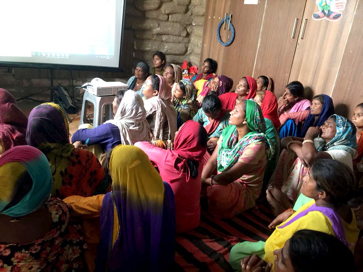 Some glimpses from yesterday's session on financial literacy with 43 domestic household workers in Vasant Vihar, Delhi – together with <a href="/LakshyamNGO/">Lakshyam</a> and <a href="/YiTweets/">Young Indians (Yi)</a>.