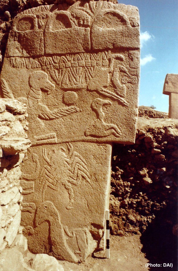 jens2go's tweet photo. And just for the record: Whatever is depicted on #GöbekliTepe's Pillar 43 is something *completely different* (or the most unpractical and biggest handbags in the world - note the 'handles' aren't centered and there are actually animals next to them?).

https://t.co/XPJ9IJ9zpz https://t.co/mJ7tGhK1q6