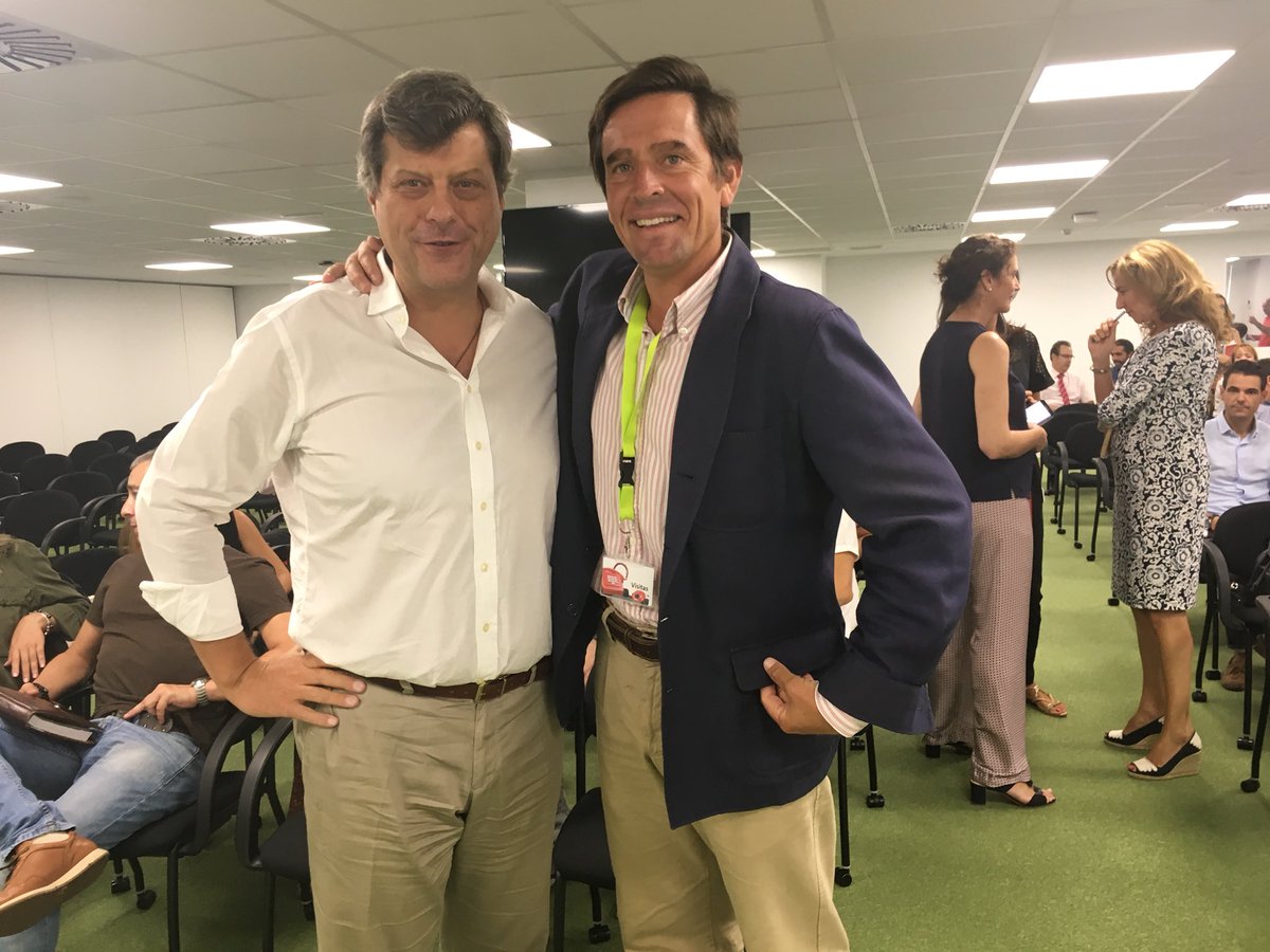 jmchapado's tweet photo. De nuevo toreando con @DavilaMiura en la apertura de otro programa de #valores porque el de un torero es un ejemplo de incuestionable compromiso https://t.co/Vqng14U9RU