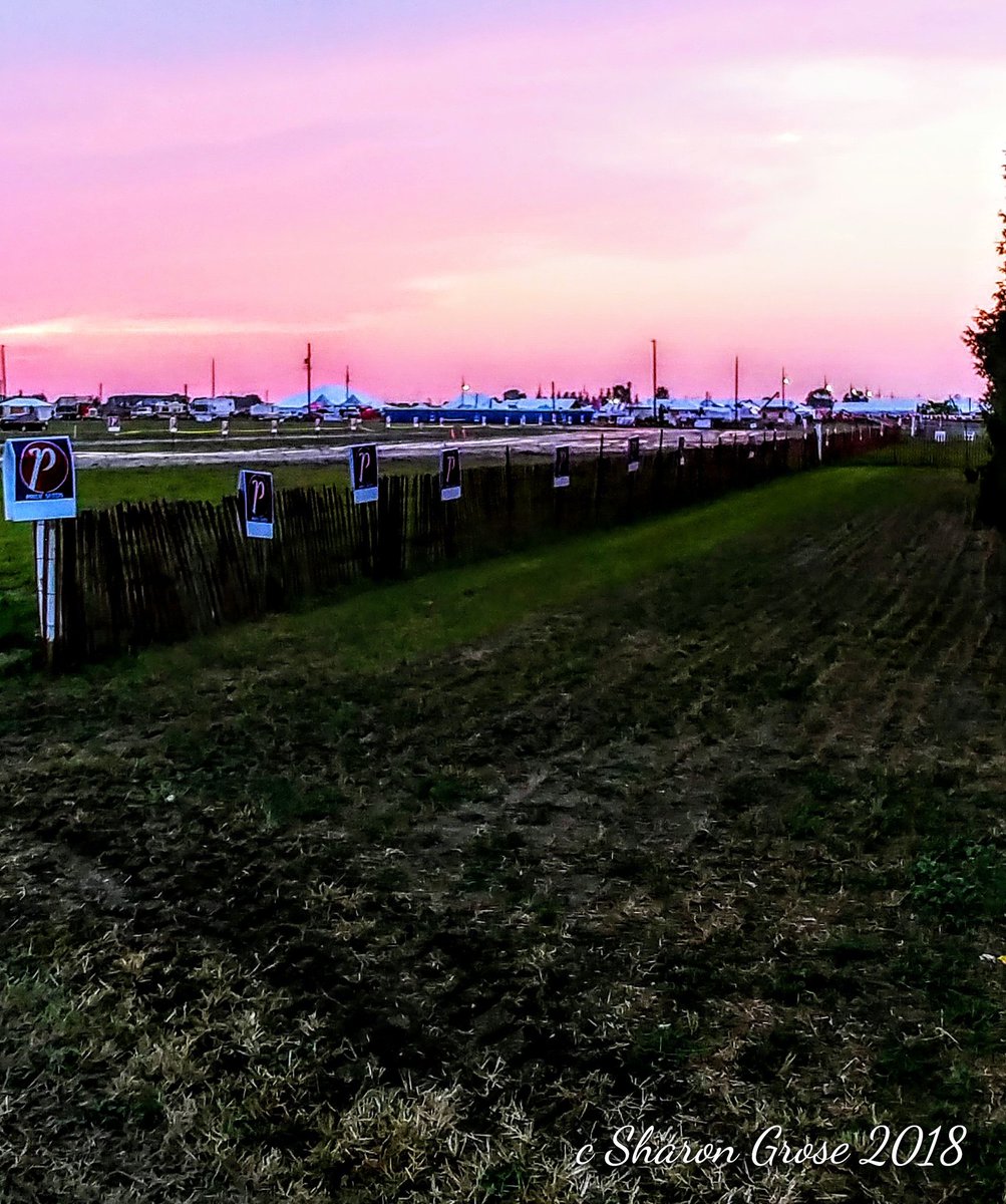 Hoping the #sun will come out tomorrow. #DaysEnd #sunset #IPM2018 #ChathamKent #plowingmatch #CkOnt #photoOfTheDay #Landscape #LandscapePhotography #SharonGrosePhotography #sunset