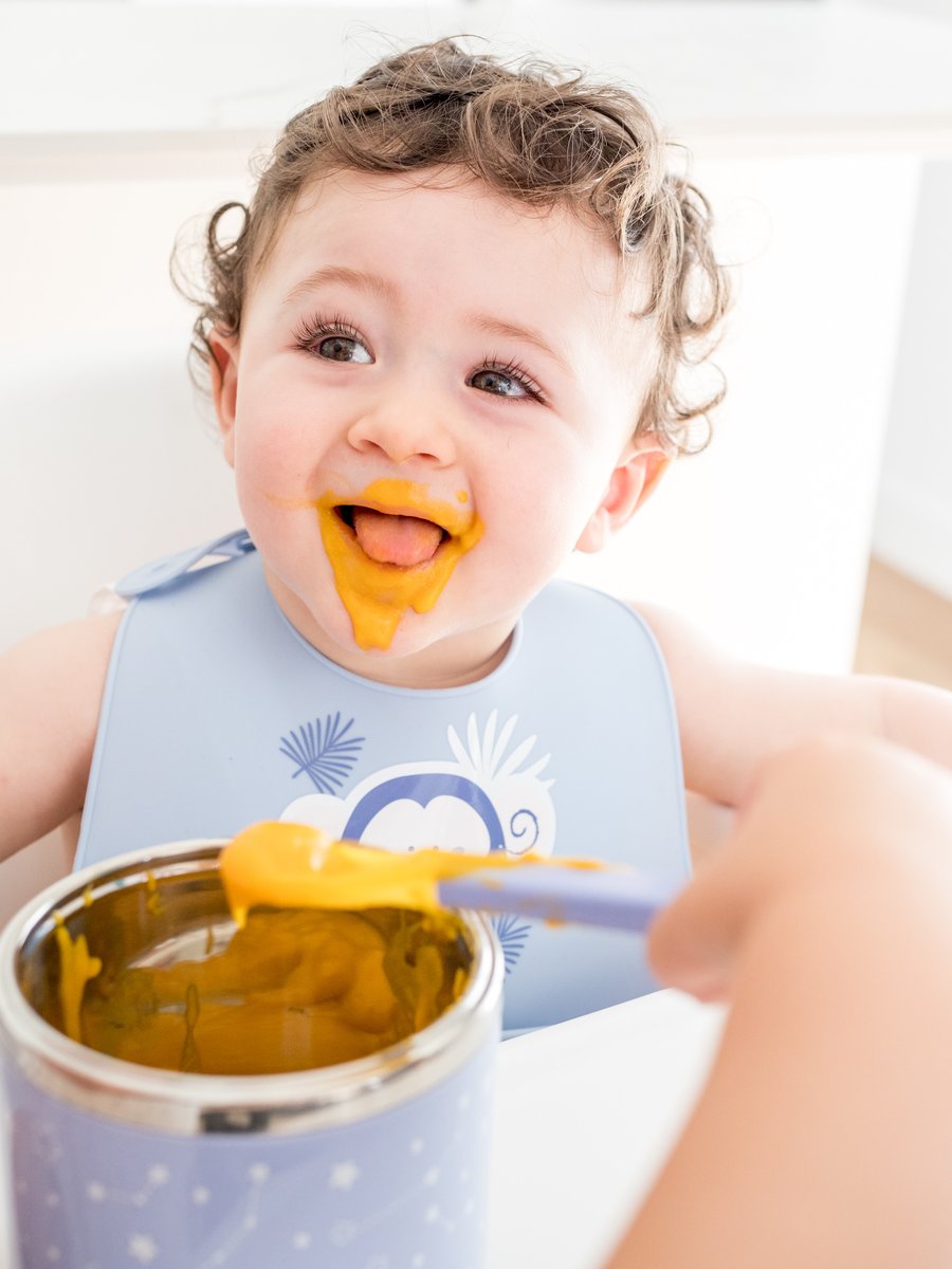 Saro_Baby's tweet photo. Si este fin de semana estáis pensando en salir a dar una vuelta, no te olvides de tu Papillero Multisección “Galaxia”. Como la comida se mantiene a temperatura hasta 6 horas, tu bebé comerá tan bien como tú 😋😊 https://t.co/okwRKIi3BJ