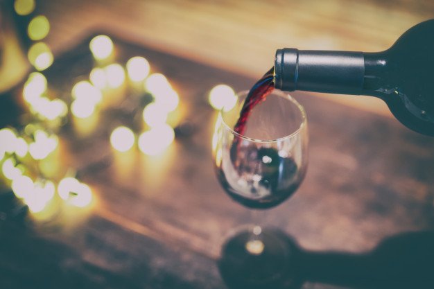 ¿A ti también te pasa que cada vez que descorchas un <a href="/VinosdeMadridDO/">Vinos de Madrid CRDO</a> tienes una mezcla de nervios y emoción? 🍷▶️ bit.ly/1LRreAA

<a href="/MoVinoDO/">Movimiento Vino D.O.</a> <a href="/aseacam/">Aseacam - Comunidad de Madrid</a> #wine #winelovers
