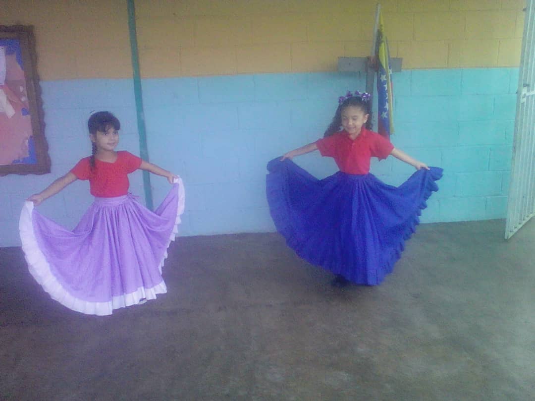 LosCei's tweet photo. Actividades recreativas y culturales durante la semana regreso a clases, juegos gincanas, recordando a Ali primera, descubriendo los talentos artísticos fueron partes de las actividades en nuestro preescolar @Ezequielenaguab  @NicolasMaduro @rafaelcalles @aular_terry @Diamaris38 https://t.co/gvQDR76Ygg