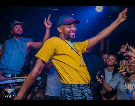 KatlegoMonamaSA's tweet photo. Sazoba Mnandi This Weekend 💃💃💃 #DjSandisoMyGf woooozaaa @DJSandisoSA https://t.co/fUFvXWMIW6