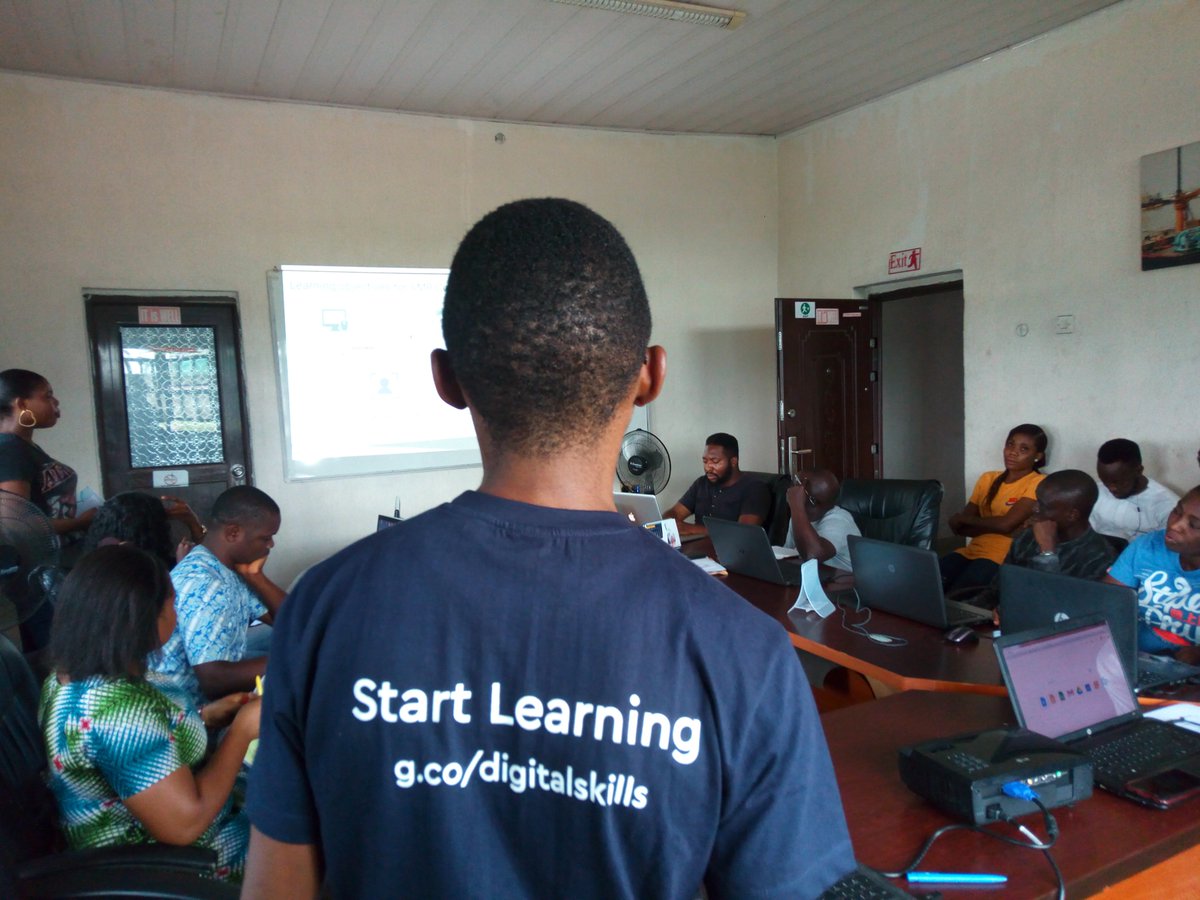 DSamdave's tweet photo. @NnamdiRichards Introducing #GoogleDigitalSkills to Staff of Oil-Quest Internation Port Harcourt, powered by @DigitalSkillsAF @MindThe_GapNG

@accessdriveng @TayoOlosunde @PhelitzVille @exsuntra 

#MTGNG #DigitizeRivers #GrowWithGoogle https://t.co/bNarmtxyzl