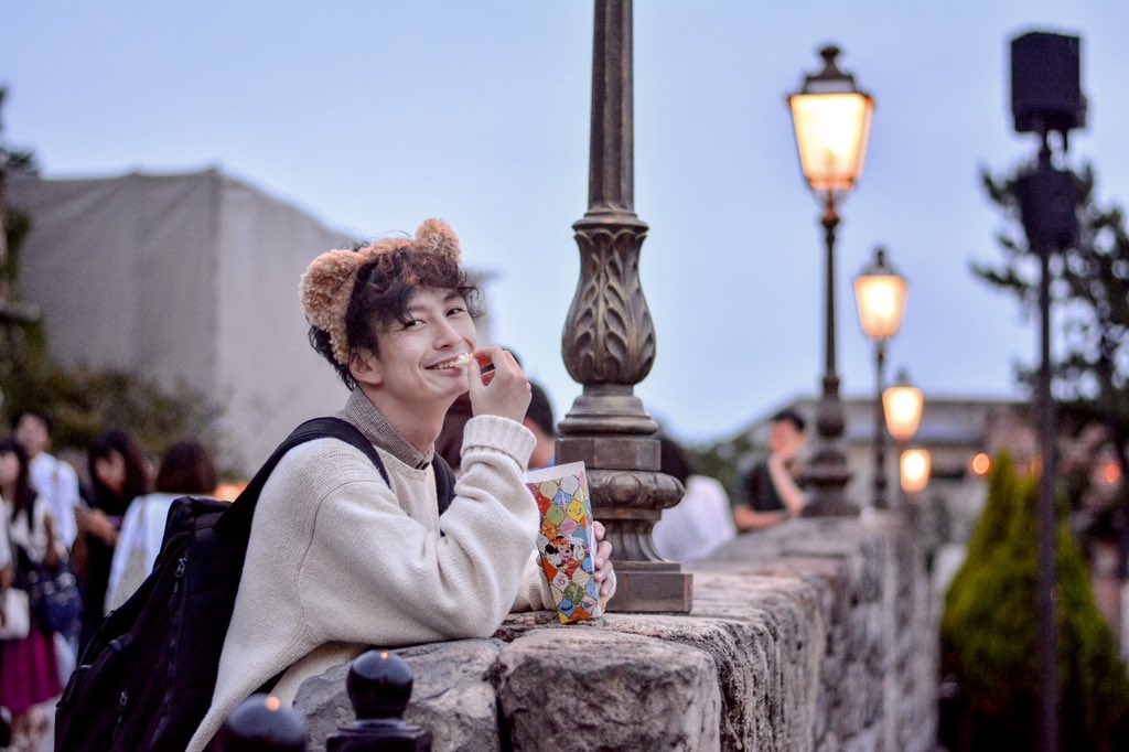 和地 蓮二 على تويتر 彼氏とデートなうに使っていいよ 86年ぶりくらいにディズニーシーに行ってきました 人生で初めての耳付けて撮られまくって恥ずかしかったです ディズニーポトレ ダッフィーコーデ