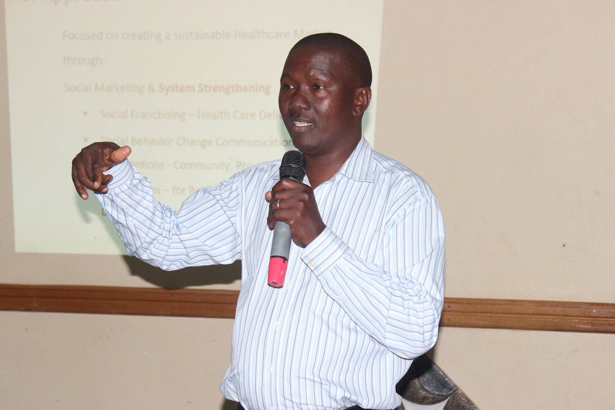 ufpc_ug's tweet photo. #MpsRetreatOnSRHR We as an organization irrespective of who has gotten the services,we are always able to treat patients especially those that have gotten family planning side effects. Mr Ndoboli Abel @PSIUganda Eastern Region Programmes Manager. https://t.co/UBNgiQlUPD