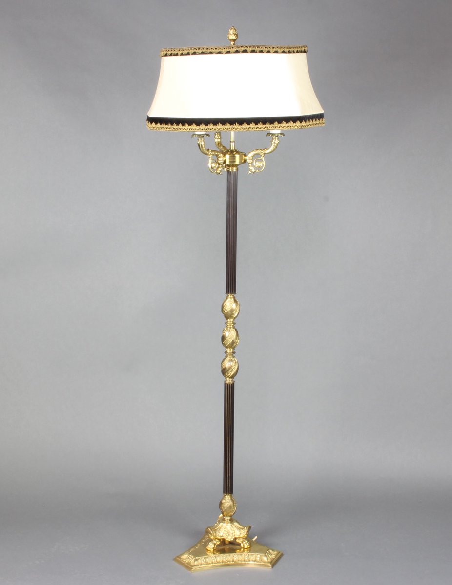 denhams's tweet photo. Included in our 26 Sept. #Vintage &amp; Interiors #Auction is a varied selection of light fittings for all tastes &amp; homes. The illustrated catalogue is available to view on our website, or view in person today til 5pm, Sat 9-12 noon, Mon &amp; Tues 9am - 5.30pm https://t.co/cmoL3dnhvb https://t.co/GGXkxHuGPa