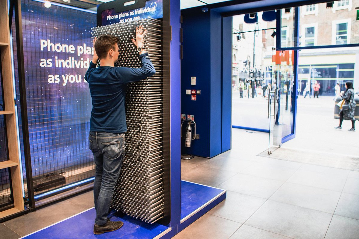 TCC_HQ's tweet image. If the selfie mirror wasn't enough, there are also chocolate lollies - as individual as you are - and a pin wall to get creative with at @O2's Oxford Street, Manchester &amp;amp; Birmingham stores. Don't just let these guys have all the fun! #O2CustomPlans #O2 #iPhoneXS #iPhoneXSMax